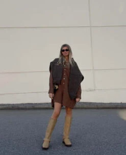 BohèmeLinen Playsuit - Oat 24 BohèmeLinen Playsuit - Oat -CYNTHIA ROWLEY Sales Store Boh me Linen Playsuit Oat 20231022210515