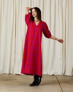 Ali GoldenDOUBLE V-NECK MAXI DRESS - POPPY/PINK PLAID -CYNTHIA ROWLEY Sales Store DOUBLE V NECK MAXI DRESS POPPY PINK PLAID 20230829000635