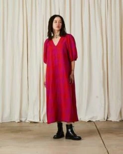 Ali GoldenDOUBLE V-NECK MAXI DRESS - POPPY/PINK PLAID -CYNTHIA ROWLEY Sales Store DOUBLE V NECK MAXI DRESS POPPY PINK PLAID 20230829000636