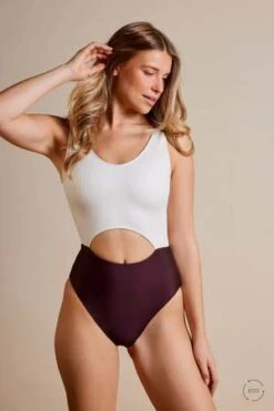 June SwimwearUne-pice Raya - Noyer/Pannacotta - Tulum -CYNTHIA ROWLEY Sales Store JUNE SWIMWEAR UNE PICE RAYA NOYER PANNACOTTA TULUM 20231003143042 2