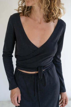 Arraei CollectiveShaia Wrap Top - Black -CYNTHIA ROWLEY Sales Store SHAIA WRAP TOP BLACK 20231006203412 3